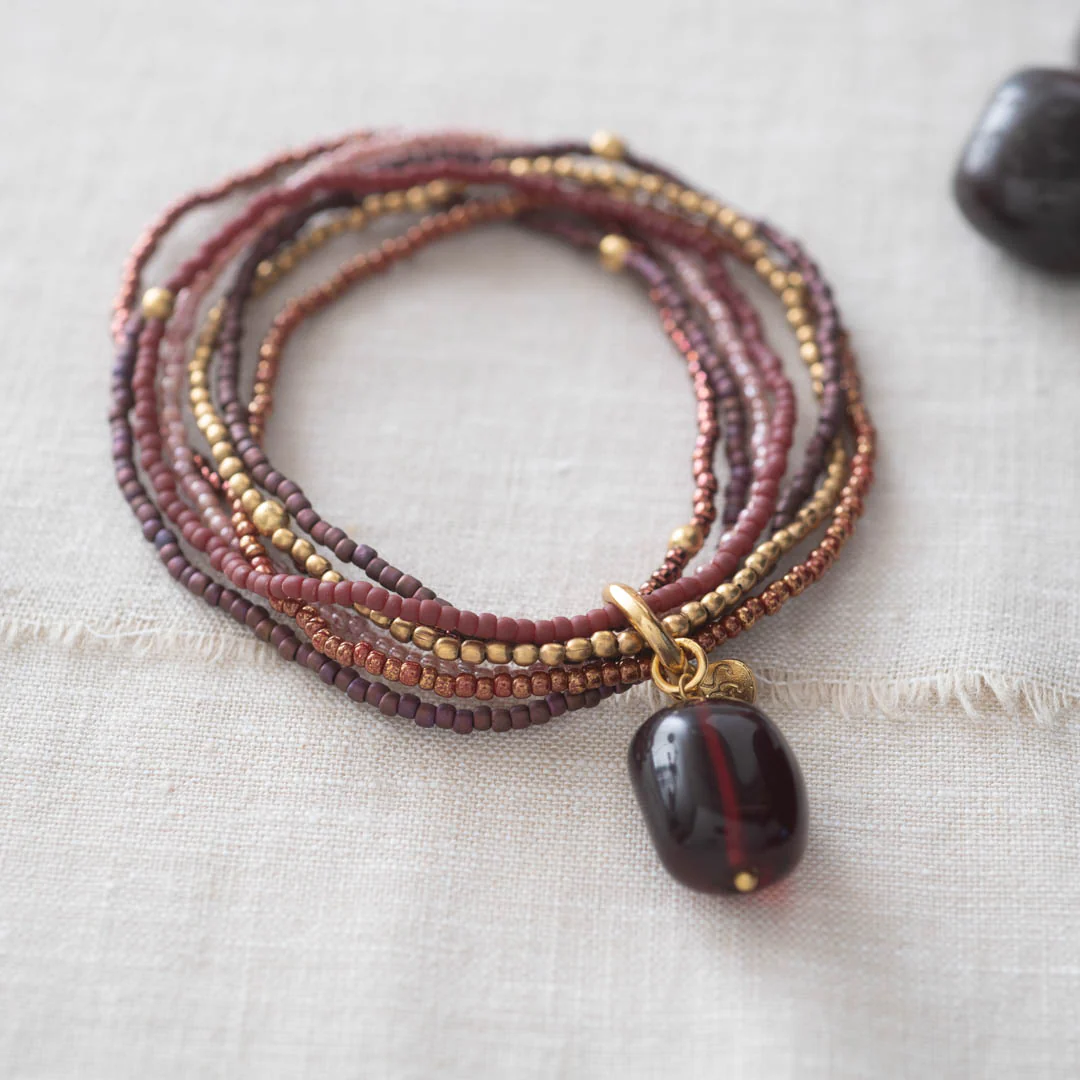 Armband - Nirmala Garnet Gold Colored