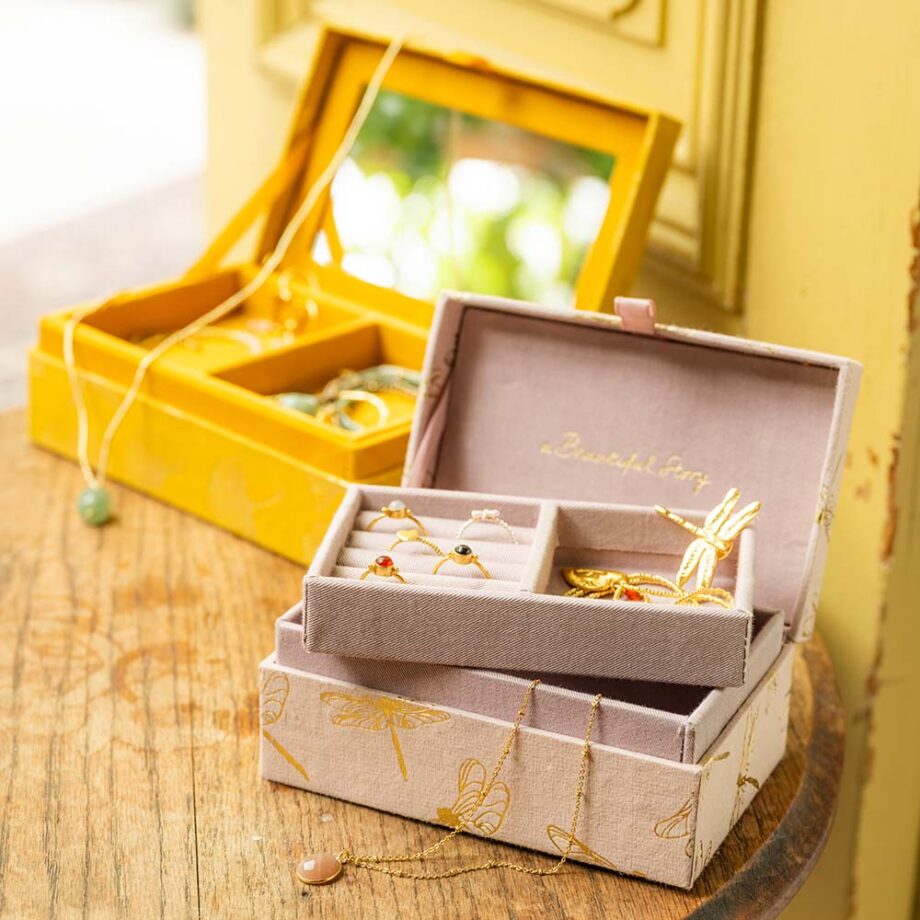 Skartgripabox/Jewelry box with ring inlay, Dragonfly