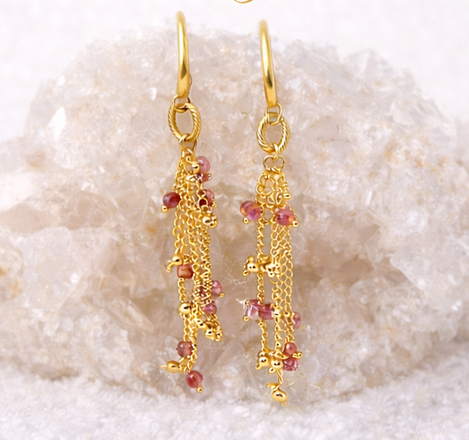 Eyrnalokkar orkusteinakeðjur dökkbleikur Rósakvars